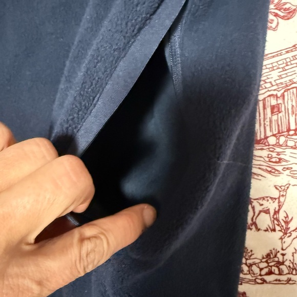 Lululemon Fleece 1/2 zip - Picture 4 of 5